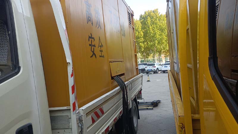 新晃如何判断柴油发电机组和UPS电源的切换时间是否符合要求？