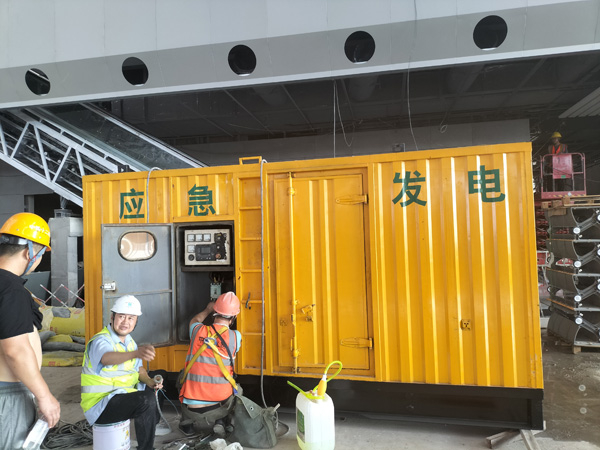 新晃怎样判断空气滤清器是否需要更换？